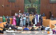 Report de l’élection Présidentielle au Sénégal : Le Parlement vote dans une ambiance tendue (vidéo)
