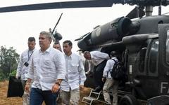 Le président colombien Ivan Duque a été la cible de tirs  alors qu’il effectuait un voyage en hélicoptère avec plusieurs impacts de balle sur la queue et le rotor principal de l’appareil