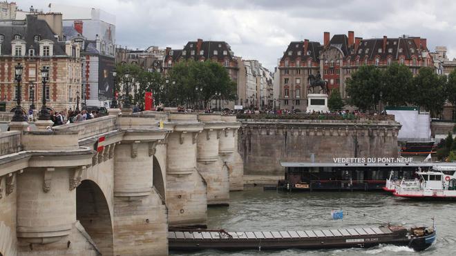 Paris : les racketteurs jettent deux de leurs victimes dans la Seine