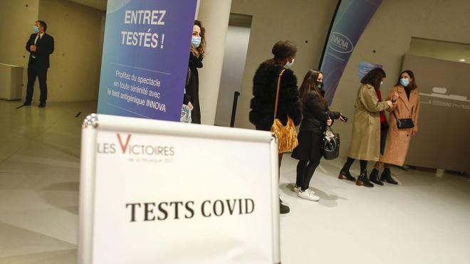 Covid-19 : faut-il cesser de rembourser les tests «de confort» pour inciter à se faire vacciner ?