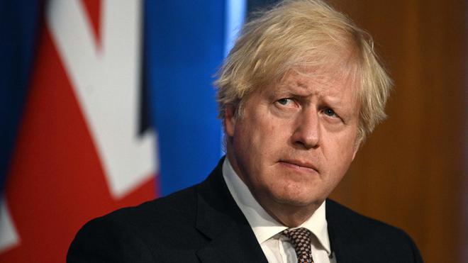 Royaume-Uni : malgré la progression du variant Delta, Boris Johnson annonce la fin prochaine du port du masque