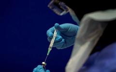 Les décès et blessures liés aux vaccins anti-COVID sont secrètement dissimulés