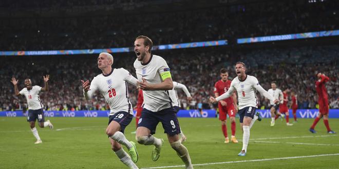 Euro 2021 : suivez Angleterre-Danemark en direct
