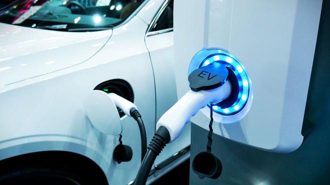 L’Europe propose d’interdire la vente de véhicules neufs essence ou diesel dès 2035