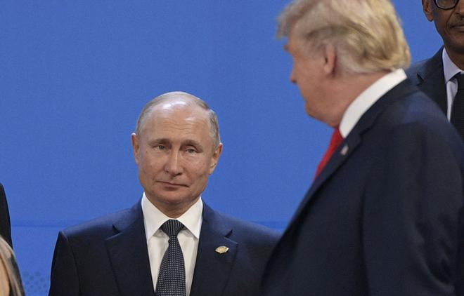 Vladimir Poutine au cœur d’un complot pour faire élire Donald Trump