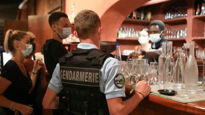 Covid-19: bars et restaurants ferment à 23 heures dans les Pyrénées-Orientales