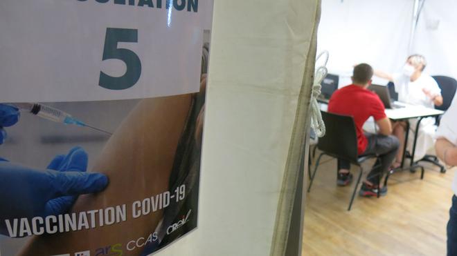 Centre de vaccination vandalisé dans le Doubs : un jeune homme de 16 ans interpellé