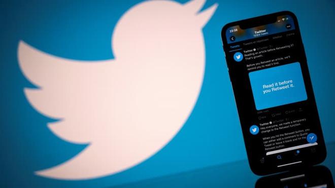 Twitter: un Britannique arrêté en Espagne pour le piratage de comptes de personnalités en 2020