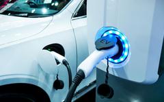 Debunk : une étude montre que les voitures électriques sont beaucoup moins polluantes que les voitures thermiques