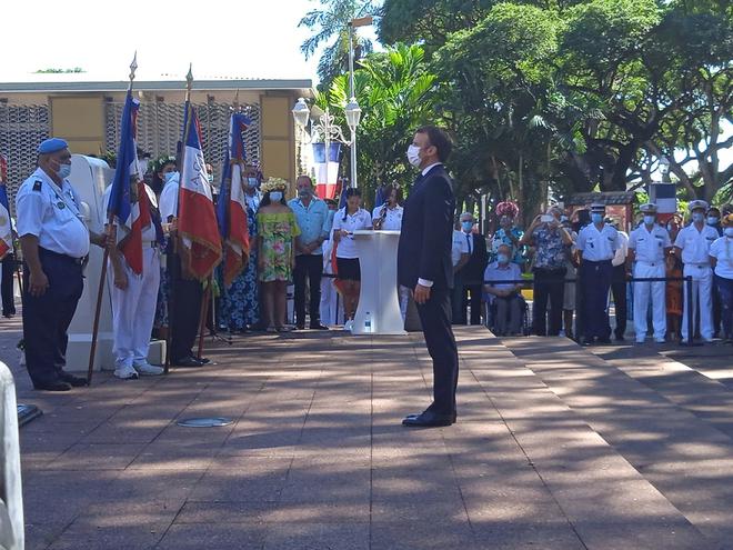 Emmanuel Macron rend hommage aux Polynésiens décédés en mission, pour la France