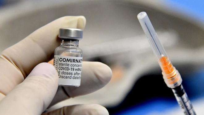 Covid-19 : Israël appelle les plus de 60 ans à recevoir une troisième dose de vaccin