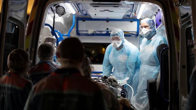 «On craint des ruptures de soins» : les ambulanciers inquiets face à l’obligation du pass sanitaire