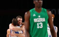 JO - Basket (Hommes) - L'Italie et l'Australie qualifiées pour les quarts des JO de Tokyo, la France attend de connaître son adversaire