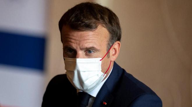 Vaccins et pass sanitaire: Emmanuel Macron a répondu aux sceptiques sur TikTok et Instagram