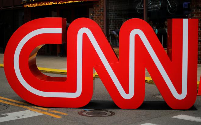 CNN licencie trois employés venus dans les locaux de la chaîne sans être vaccinés contre le Covid-19