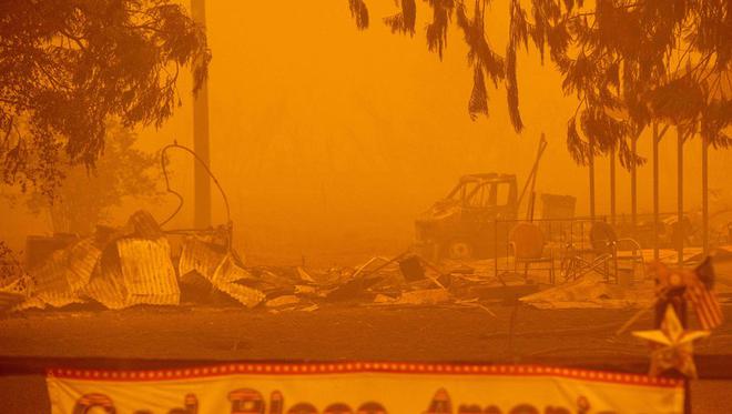 Etats-Unis : l'incendie Dixie Fire devient le 3e plus grand de l'histoire de la Californie