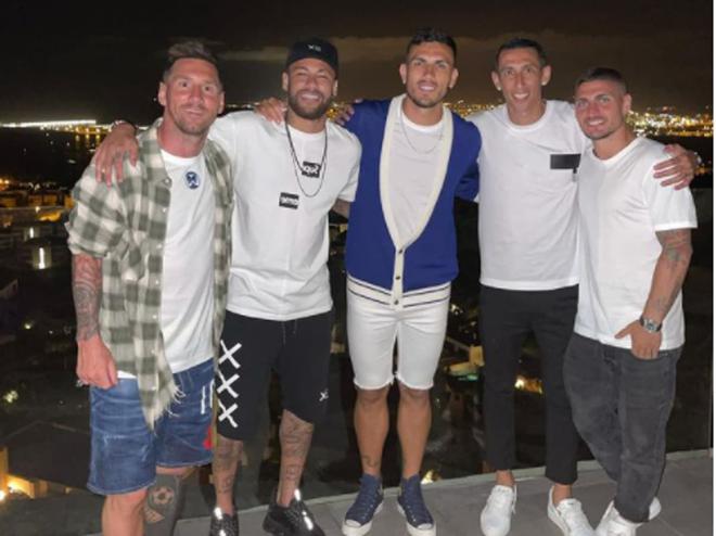 Lionel Messi balance tout sur la photo avec les stars du PSG, devenue virale