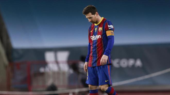 « Il doit terminer sa carrière à Barcelone », un entraîneur français regrette l’arrivée de Messi au PSG