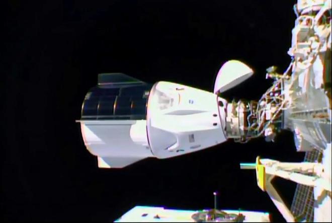 La capsule Dragon de SpaceX s’est arrimée à la Station spatiale internationale