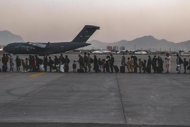 Menace terroriste « imminente » contre l’aéroport de Kaboul, selon la Grande-Bretagne