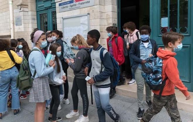 Islamisme : “Un tiers de mes élèves conteste le programme”, assure une professeure de banlieue parisienne