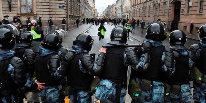 Poutine approuve les paiements préélectoraux aux soldats et à la police en Russie