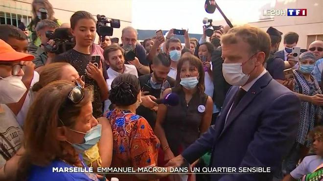 Emmanuel Macron dans un quartier sensible de Marseille