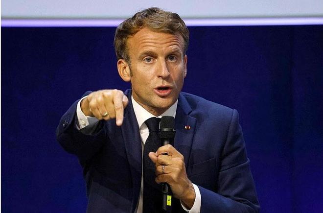 À Marseille, Emmanuel Macron tente de désarmorcer les attaques vis à vis de son bilan contre nature
