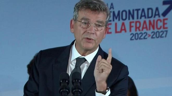 Présidentielle 2022 : Arnaud Montebourg annonce sa candidature pour "la remontada de la France"