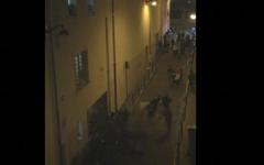 Bataclan: Le 13 novembre 2015, alors qu'il est chez lui, le journaliste du Monde Daniel Psenny réalise "le seul scoop de sa vie" en filmant une partie de l'attentat - VIDEO