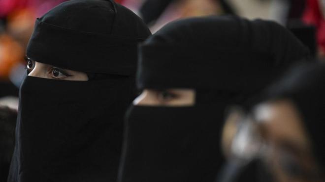 Classes non-mixtes, niqab obligatoire... les étudiantes afghanes font leur rentrée à l'épreuve du régime taliban