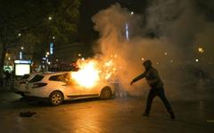 Ensauvagement: « Tuez-les ! », à Corbeil-Essonnes, tirs de mortiers, jets de cocktails Molotov et jets de boules de pétanque sur les policiers (Vidéo)