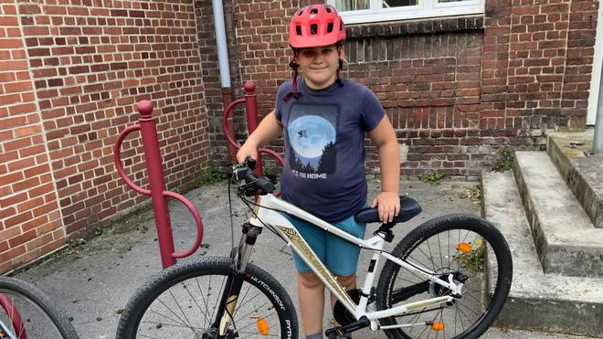 Arques : Gatien, 10 ans, ira au collège à vélo grâce aux aides de l’agglo et de la mairie