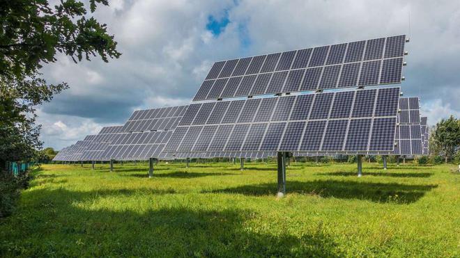 Panneaux solaires : cette innovation pourrait rendre le photovoltaïque plus efficace et moins cher