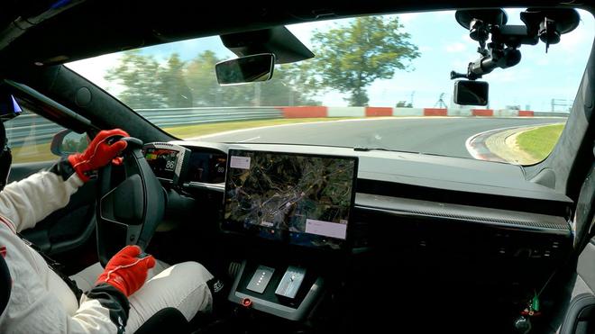 VIDÉO : la Tesla Model S Plaid signe un record sur le Nürburgring