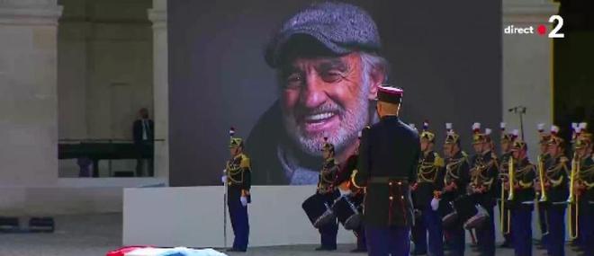 Audience correcte pour l'hommage national à Jean-Paul Belmondo hier à partir de 16h sur TF1 et sur France 2 avec au total 3,5 millions de téléspectateurs