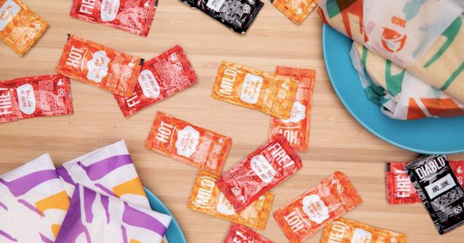 Taco Bell recycle vos paquets de sauce usagés