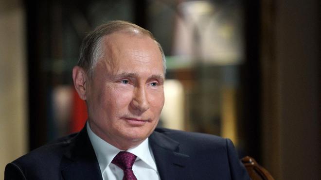 Covid-19 : Vladimir Poutine cas contact mais "en parfaite santé", assure le Kremlin
