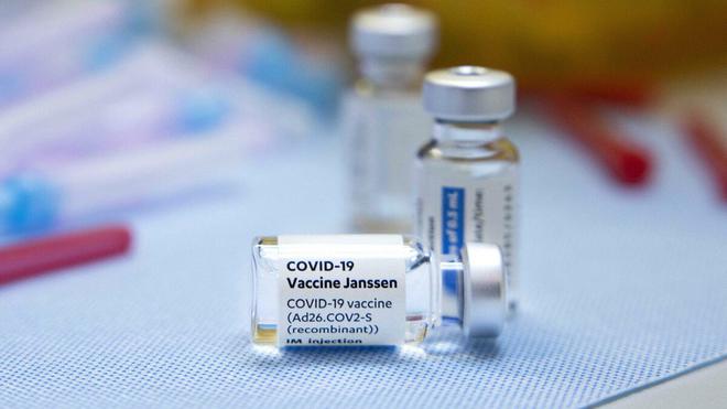 Covid-19 : 5 minutes pour comprendre l’alerte sur les échecs vaccinaux avec Janssen