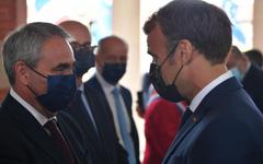 «Merci d’être là»: le face-à-face d’Emmanuel Macron et Xavier Bertrand à Roubaix