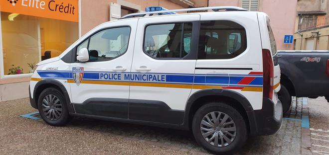 Gironde : Des individus cambriolent les locaux de la police municipale et les aspergent avec un extincteur