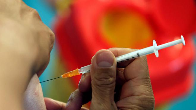 Obligation vaccinale : Olivier Véran annonce « 3 000 suspensions » de personnels non vaccinés