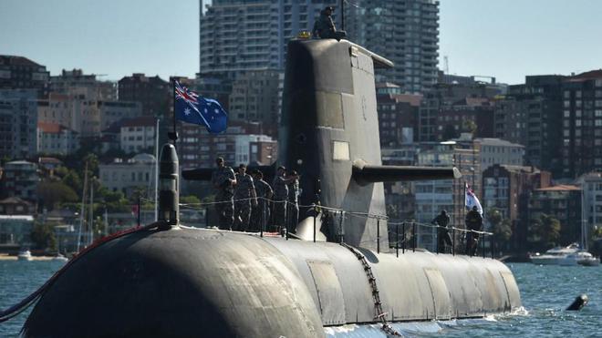 Crise des sous-marins: Boris Johnson rassure Paris, un échange Biden-Macron à venir