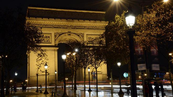 Tirs à la carabine sur les Champs-Élysées : l'auteur présumé interpellé