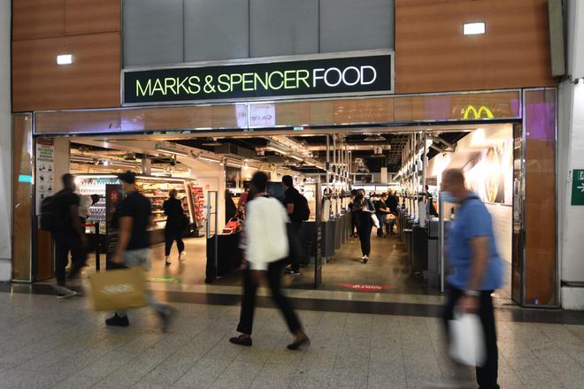 Le Marks & Spencer Food de La Défense ne fermera pas (du moins pour l’instant)