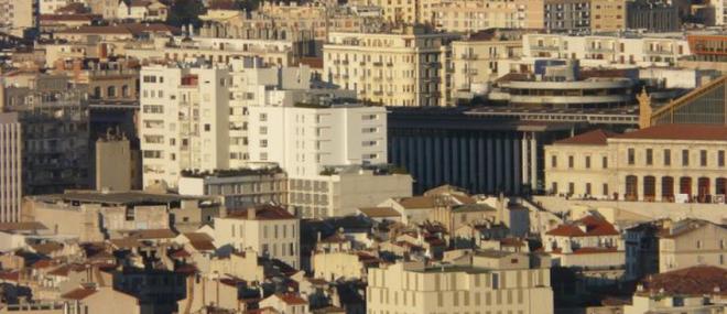 Marseille : Une nouvelle fois, une personne a été tuée et deux autres blessées hier soir lors d'une fusillade dans le quartier des Arnavaux, dans le nord de la ville - Vidéo