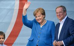 Angela Merkel appelle dans son dernier meeting à voter Laschet pour "l'avenir" de l'Allemagne