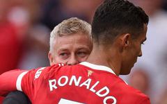 Man Utd : Gary Neville met une terrible pression sur Ole Gunnar Solskjaer