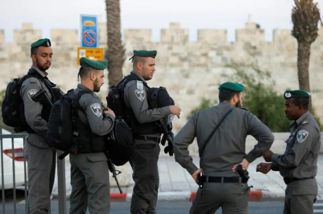 Jérusalem: tentative d’attaque au couteau dans la vieille ville contre des policiers, la terroriste neutralisée. Aucun blessé