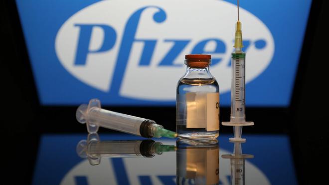 Covid : le gendarme européen approuve une 3e dose de Pfizer pour tous les adultes